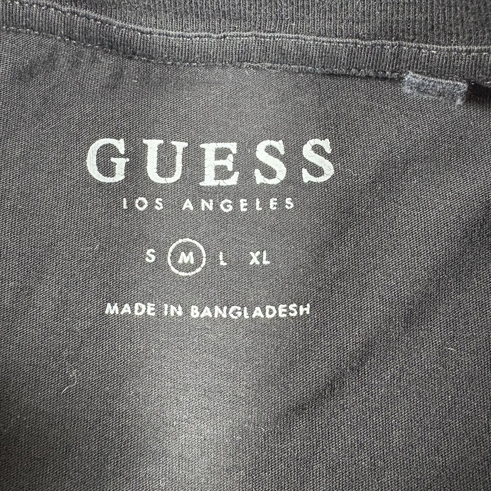 Guess Los Angeles Baroque Print V Neck T Shirt Mens M Black Gold Scroll Graphic - Picture 4 of 9